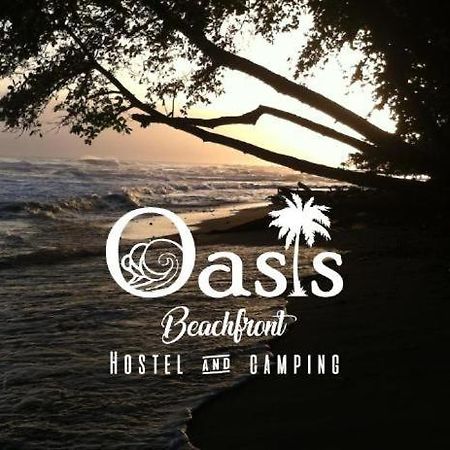 Oasis Beachfront Hostel Puerto Limon Ngoại thất bức ảnh