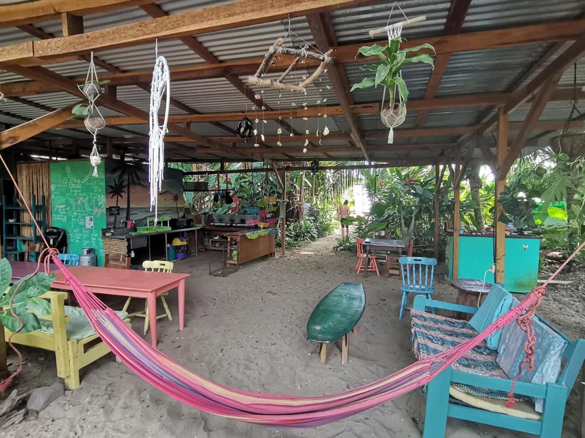 Oasis Beachfront Hostel Puerto Limon Ngoại thất bức ảnh