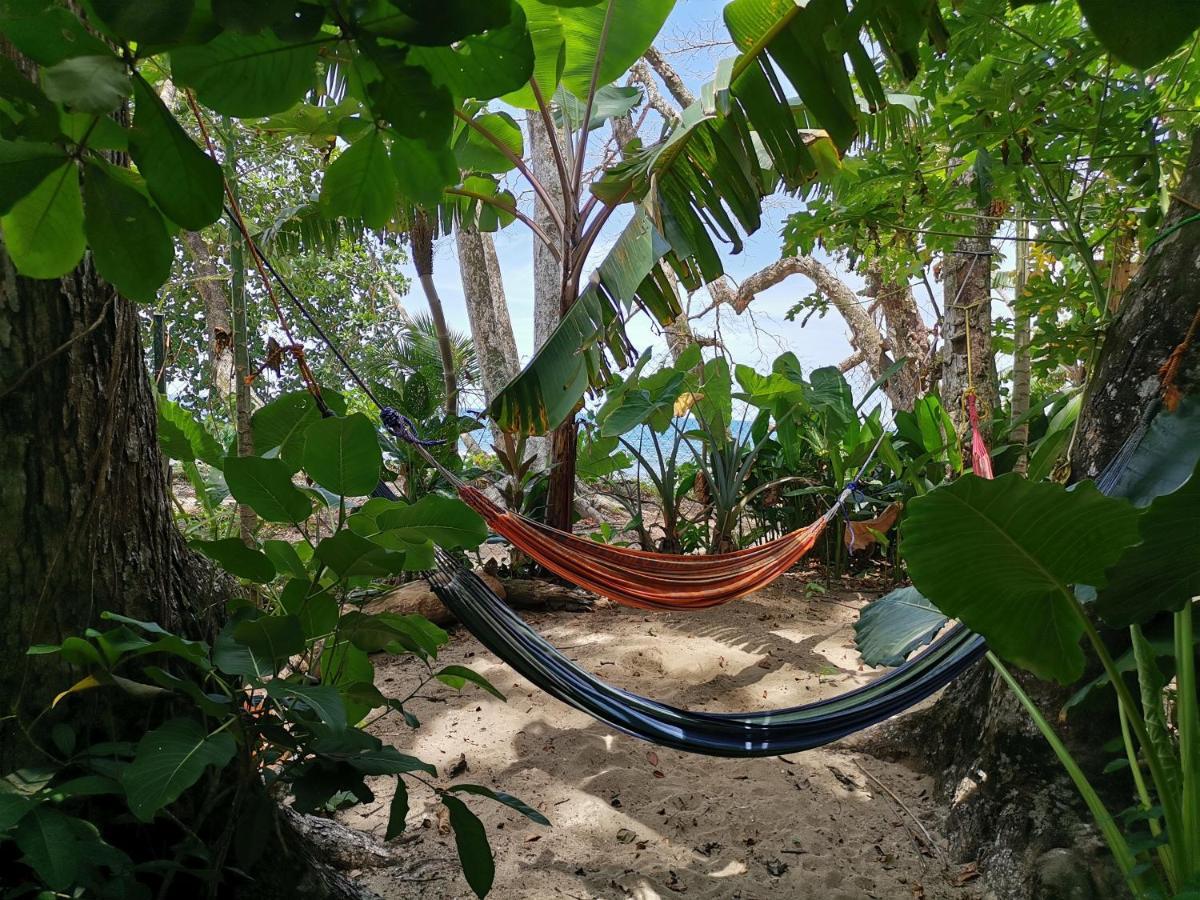 Oasis Beachfront Hostel Puerto Limon Ngoại thất bức ảnh